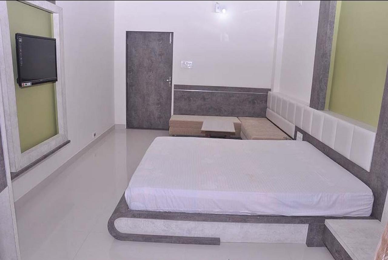 Hotel Amar Palace Ābu Road المظهر الخارجي الصورة